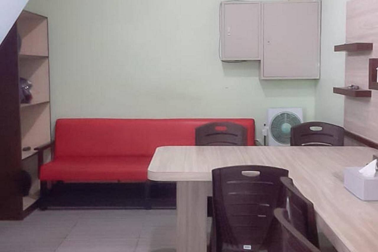 Guest House Anak Raja Pangkalan Bun Syariah Mitra Reddoorz Екстериор снимка