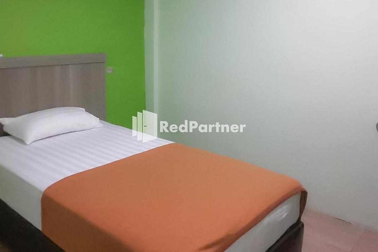 Guest House Anak Raja Pangkalan Bun Syariah Mitra Reddoorz Екстериор снимка
